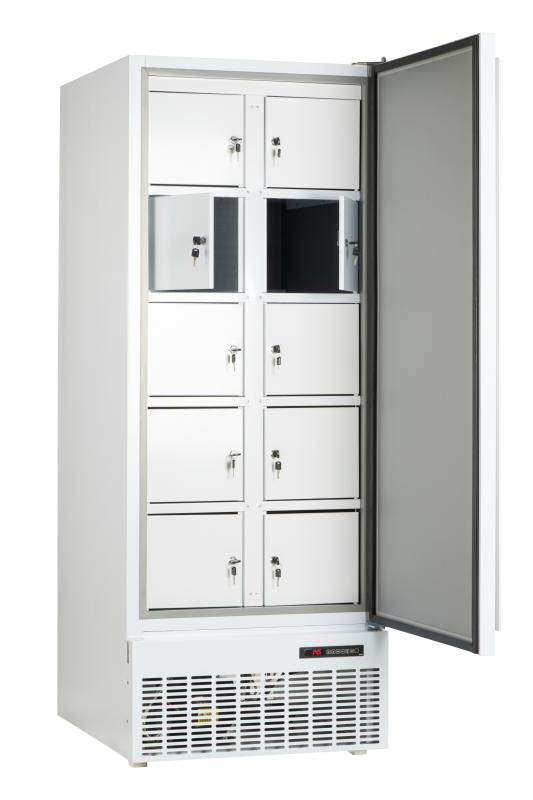 J-600 R Solid door refrigerator with separated containers
